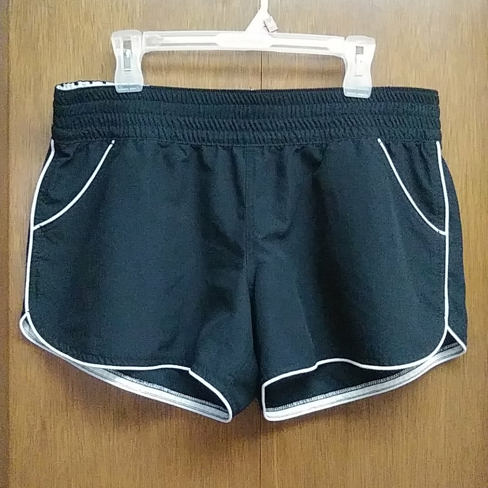 🆕 b&w athletic shorts
